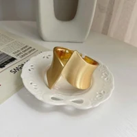 Декоративная пряжка для штор (6.5x5.5x6.7)