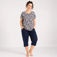 Set Dame tricou cu pantaloni 3 sferturi (50-60)
